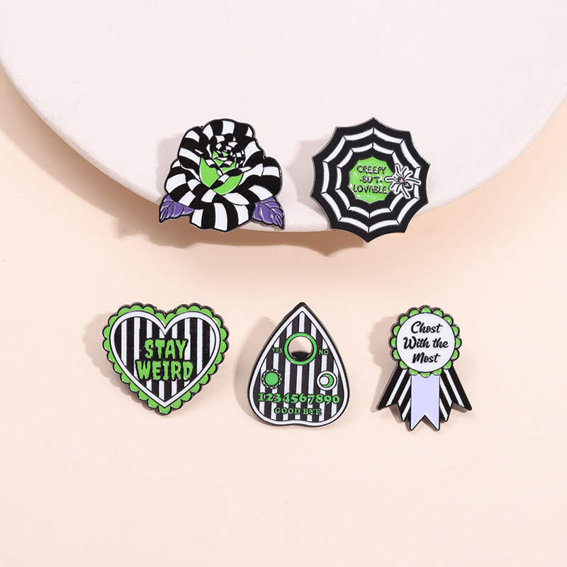 Chost With The Most Enamel Pin - Board Game Horror 评论和价格