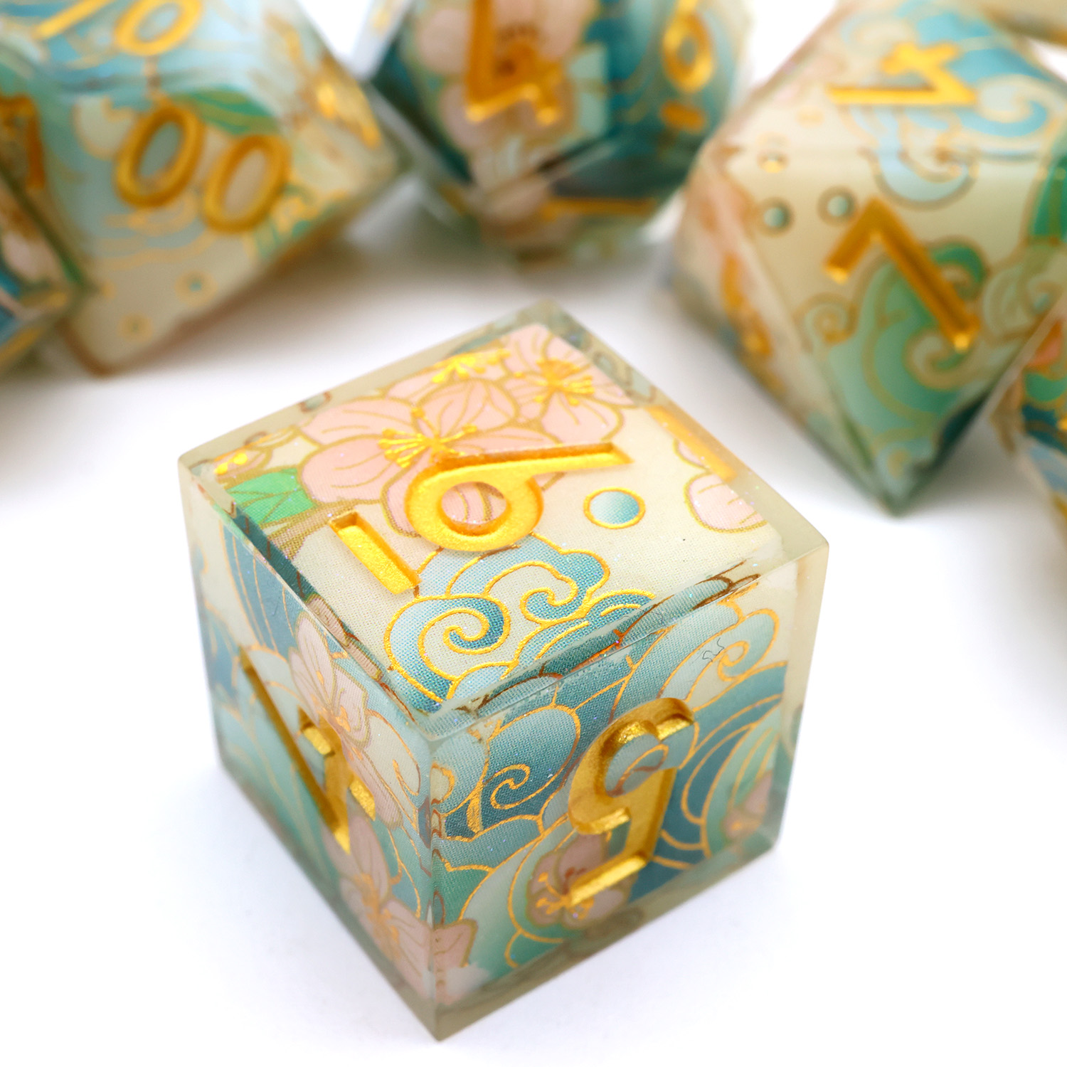 Enchanting DND Dice Set with O - Board Game Illustration 评论和价格